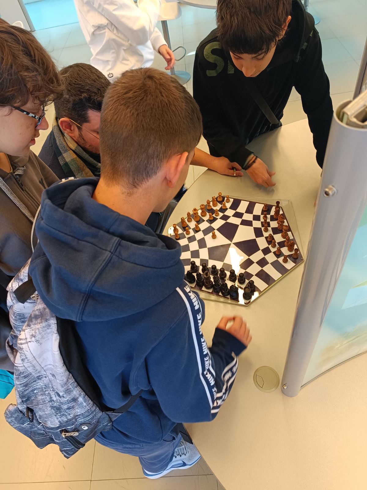 2025 12 18 estia epistimwn 3